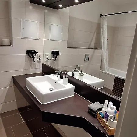 Modernes Einraumzimmer Mit Eigenem Bad, Balkonnutzung, Zentrumsnah - In 10 Minuten Mit Dem Rad Oder Dem Oepnv Zur Arena Und In Leipzigs Innenstadt Accommodatie bij particulieren