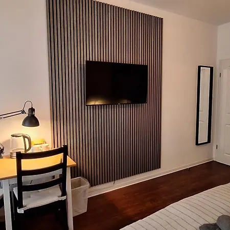 Alloggio in famiglia Modernes Einraumzimmer Mit Eigenem Bad, Balkonnutzung, Zentrumsnah - In 10 Minuten Mit Dem Rad Oder Dem Oepnv Zur Arena Und In Leipzigs Innenstadt *