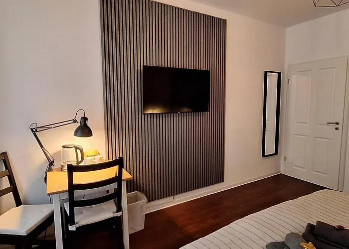 Homestay Modernes Einraumzimmer Mit Eigenem Bad, Balkonnutzung, Zentrumsnah - In 10 Minuten Mit Dem Rad Oder Dem Oepnv Zur Arena Und In Leipzigs Innenstadt *