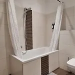 Quarto em Acomodações Particulares Modernes Einraumzimmer Mit Eigenem Bad, Balkonnutzung, Zentrumsnah - In 10 Minuten Mit Dem Rad Oder Dem Oepnv Zur Arena Und In Leipzigs Innenstadt Leipzig