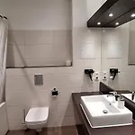 Modernes Einraumzimmer Mit Eigenem Bad, Balkonnutzung, Zentrumsnah - In 10 Minuten Mit Dem Rad Oder Dem Oepnv Zur Arena Und In Leipzigs Innenstadt * Leipzig