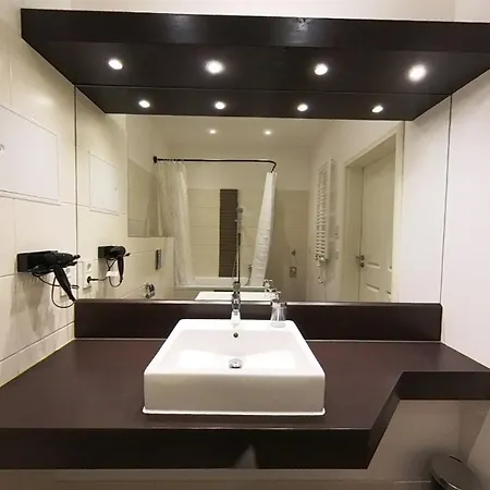 Modernes Einraumzimmer Mit Eigenem Bad, Balkonnutzung, Zentrumsnah - In 10 Minuten Mit Dem Rad Oder Dem Oepnv Zur Arena Und In Leipzigs Innenstadt Lipsko