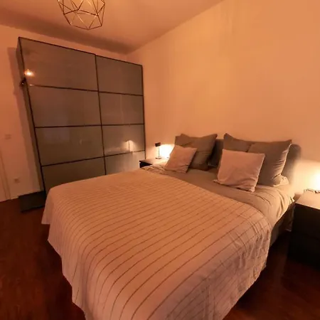 Modernes Einraumzimmer Mit Eigenem Bad, Balkonnutzung, Zentrumsnah - In 10 Minuten Mit Dem Rad Oder Dem Oepnv Zur Arena Und In Leipzigs Innenstadt *