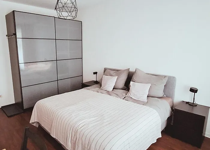 Modernes Einraumzimmer Mit Eigenem Bad, Balkonnutzung, Zentrumsnah - In 10 Minuten Mit Dem Rad Oder Dem Oepnv Zur Arena Und In Leipzigs Innenstadt Habitación en casa particular